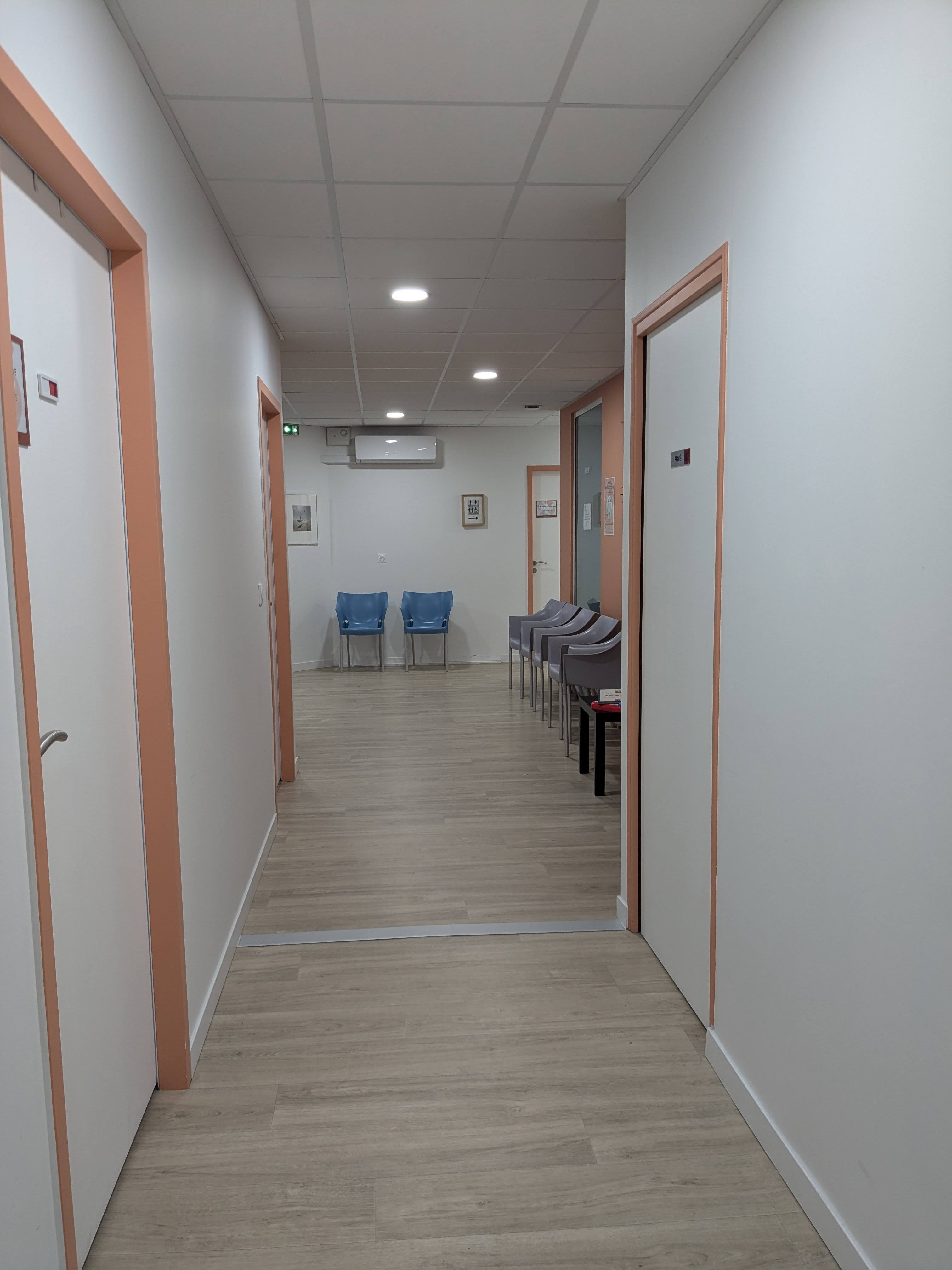Couloir des cabinets